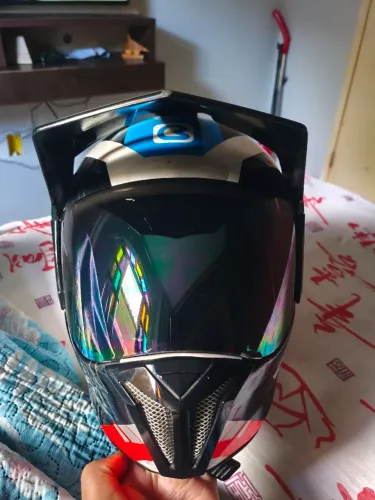 Capacete esportivo