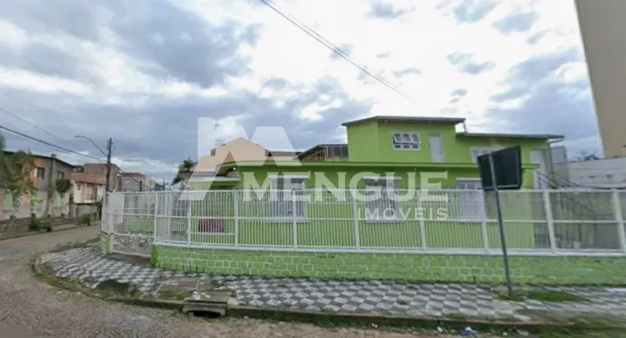 Aluga-se Casa de esquina com 138 m² no Bairro Passo da Areia por R$ 4.500,00