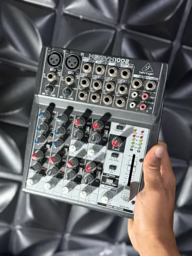 Console Behringer 1002 Xenyx de mistura mesa 