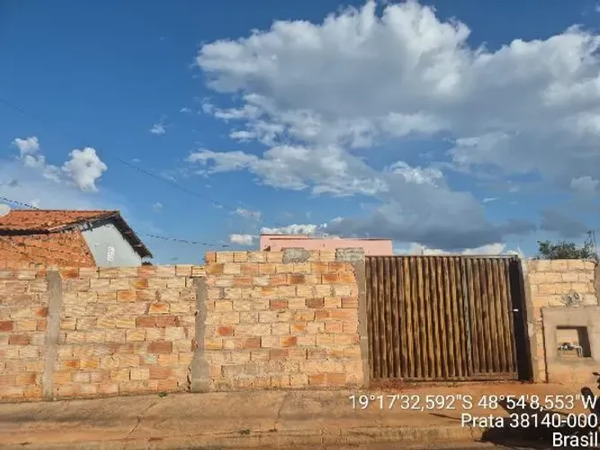Oportunidade valiosa Casa no Progresso, Prata - MG, Nº 240, 2 quartos, 300m² | Venda Onli