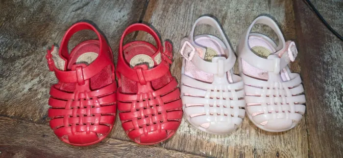 Mini melissa my first tam 15. Vermelha e rosa. Nao vendo separado.