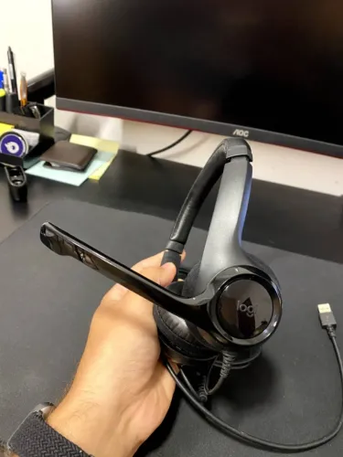 Fone Logitech H390 Headset USB com Fio com Microfone Redução de Ruído, Controles de Áudio