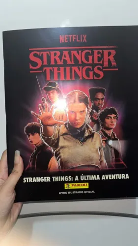 álbum de figurinhas stranger things panini a última aventura