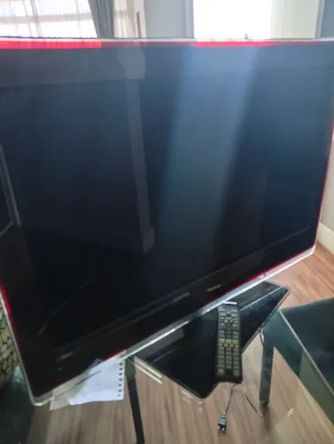 TV Philco PH32 LED com controle.
