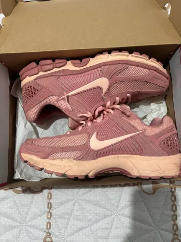 Nike Vomero 5