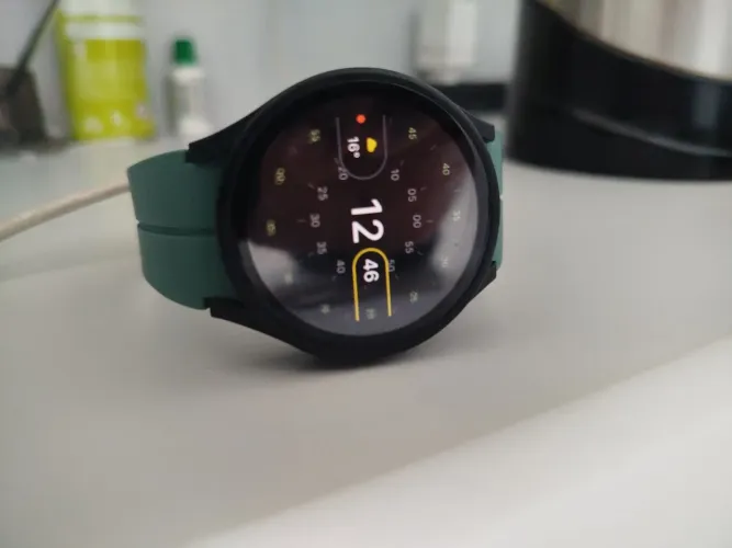 Smartwatch Samsung FE Preto 40mm 16 GB memória Interna