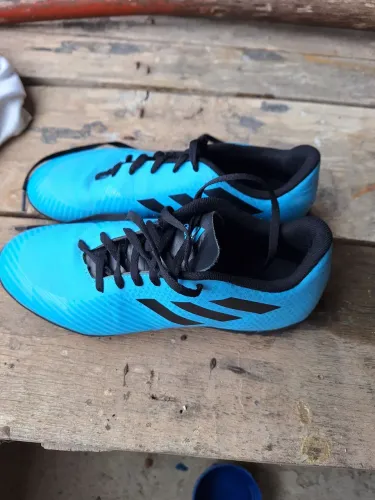 Chuteira Adidas 37 nova