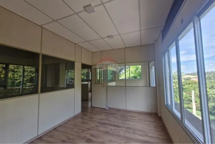Ponto Comercial para Alugar 100 m² por R$ 2.600,00/Mês - Vinhedo