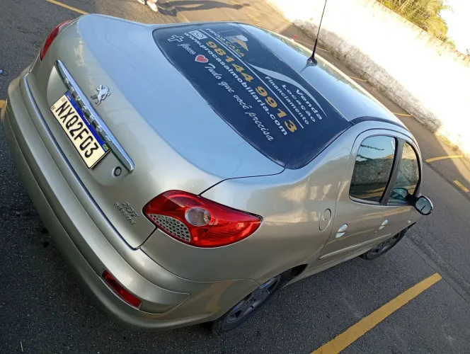 Peugeot 207 Sedan Passion XR 1.4 Flex 8V 4P 2013