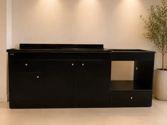 Gabinete para pia compartimento para cooktop e forno.