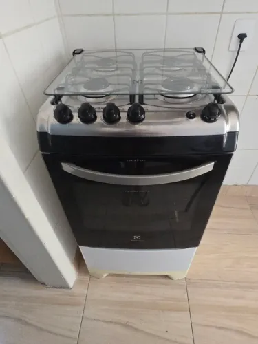 Fogão 4 Bocas Electrolux Branco<br>Automático Com Forno De 701 Tipo de<br>conexão Multigás