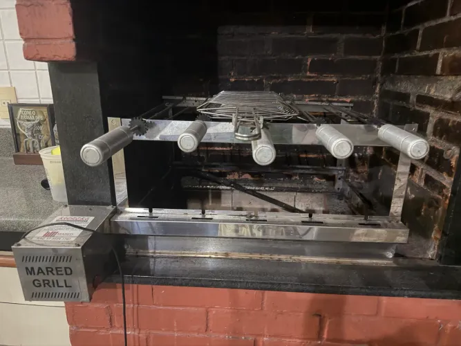 Motor de churrasqueira