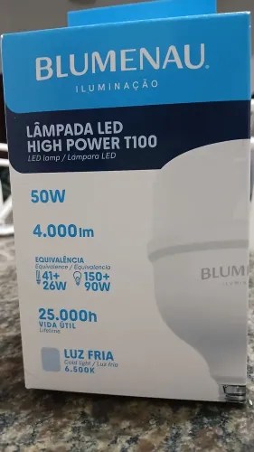 Lâmpadas super potentes para ambientes grandes. 