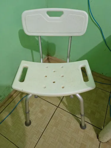 Cadeira de Banho para Idoso - Resistente