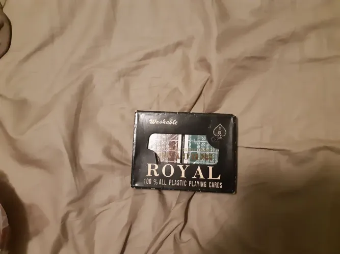 Novo e embalado: Baralho 100% plástico Royal Lavável(washable)