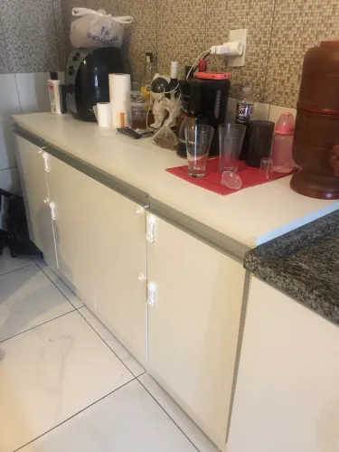 Balcão branco multiuso usado