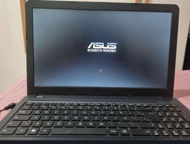 Notebook ASUS VivoBook - Semi Novo usado apenas 2x!