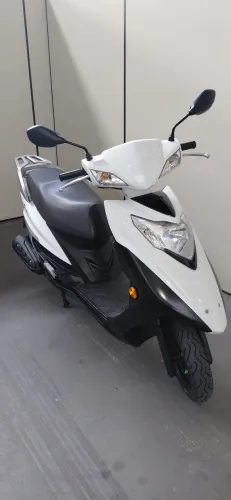 Moto em ótima condições revisada
