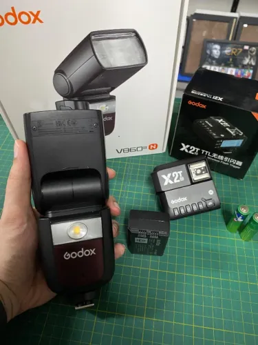 Flash Godox V860iii + Transmissor Godox X2t para Kit para Nikon
