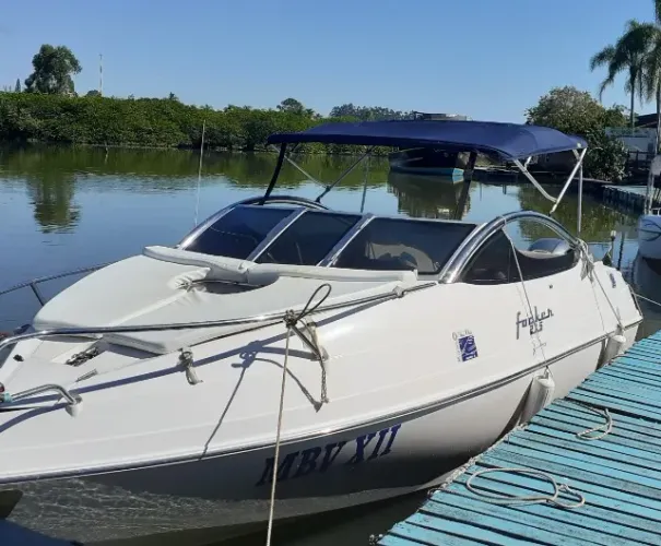 Lancha Focker 215 - Yamaha 150HP ano 2018