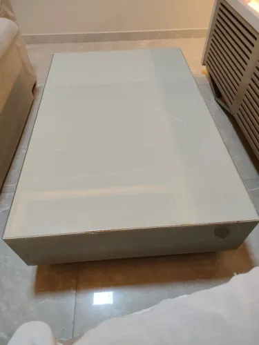 Mesa de centro em Laca e vidro