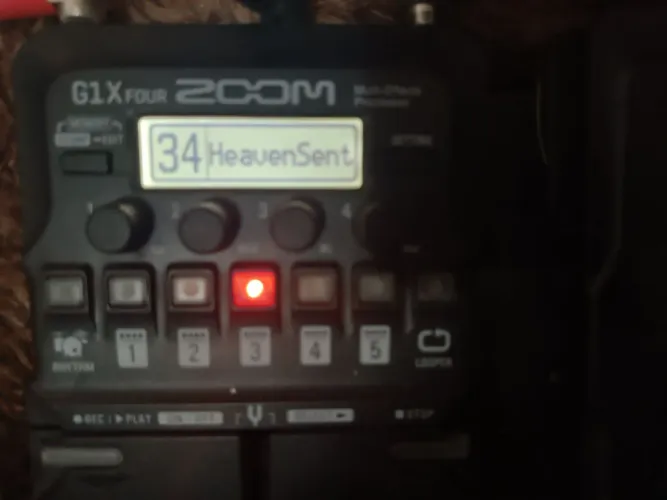 Pedaleira Zoom G1X Four