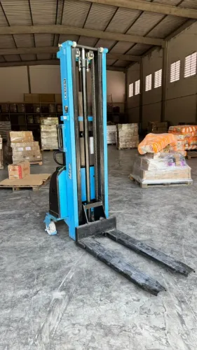 Empilhadeira Semi-Elétrica Manual LE 1034C 1000Kg 3400mm - PALETRANS-LE1034C