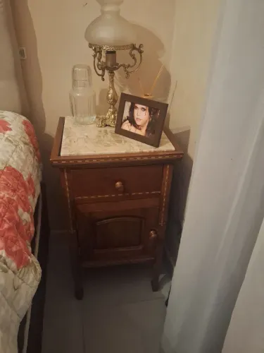 Mesinha de cabeceira