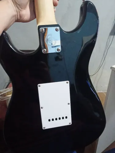 Guitarra elétrica Giannini standard