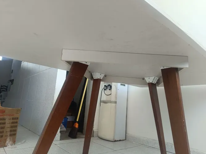 Mesa de jantar 4 lugares 