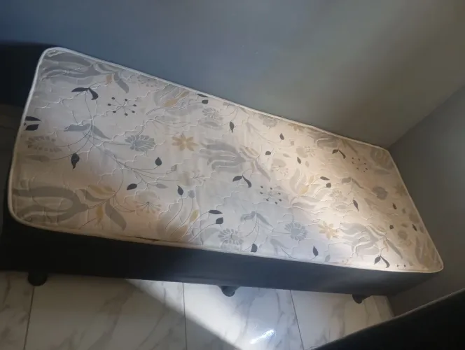 Cama box solteiro usada