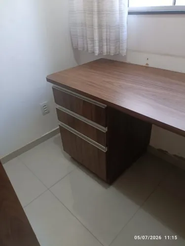Mesa de escritório c/ gaveteiros