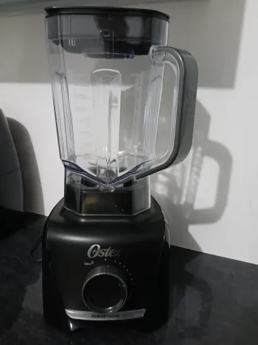 Liquidificador Oster 1400w 15 velocidades 220v