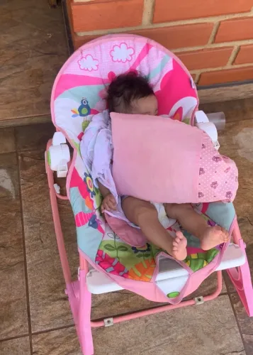Cadeirinha para bebê.