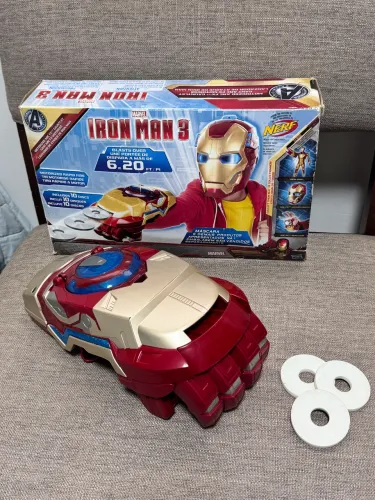 Lançador de discos Marvel Iron Man 3 Motorized Arc FX Gauntlet