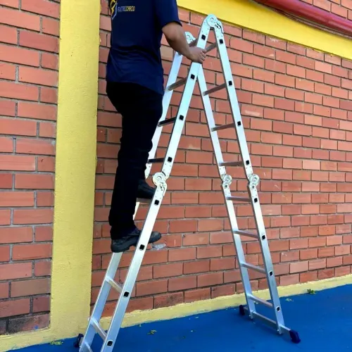 Escada em Alumínio Articulada Dobrável 16 Degraus 4X4 13 Posições 150kg Profissional.
