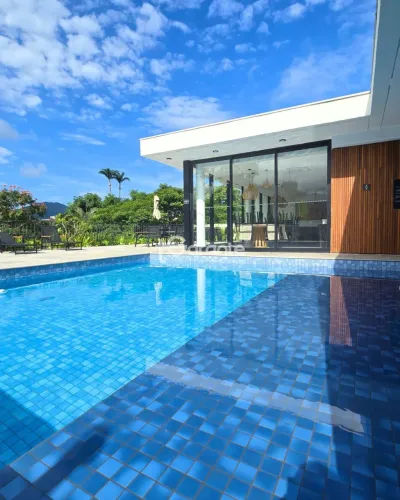 Casa em Condomínio Fechado no Itaguá - Ubatuba/SP