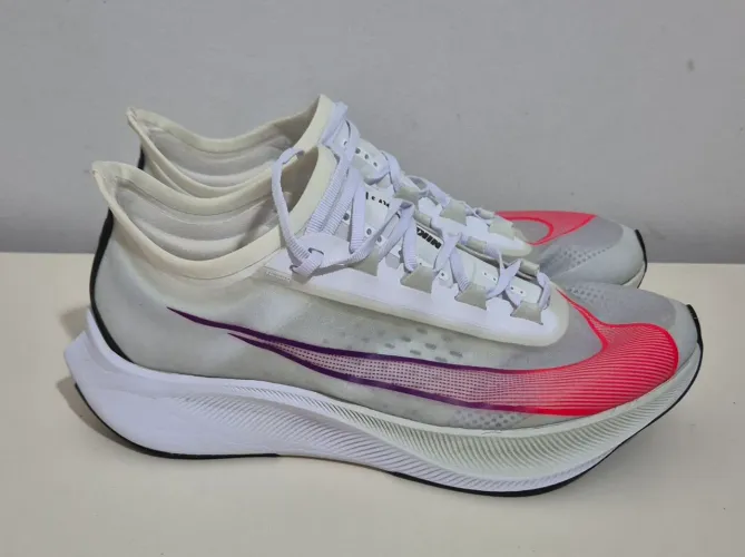 Tênis Nike Zoom Fly 3 num. 40