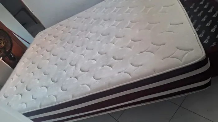 Cama queen