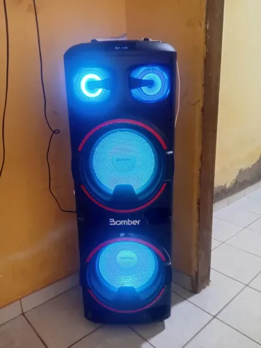 Vendo som bomber paredão