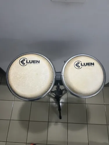 Bongô Luen novo com tripé 