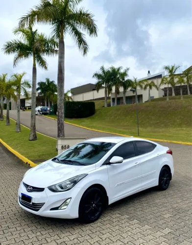 Hyundai Elantra GLS 2.0 16V Flex Aut. 2014