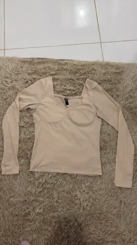 Blusa manga longa cor bege