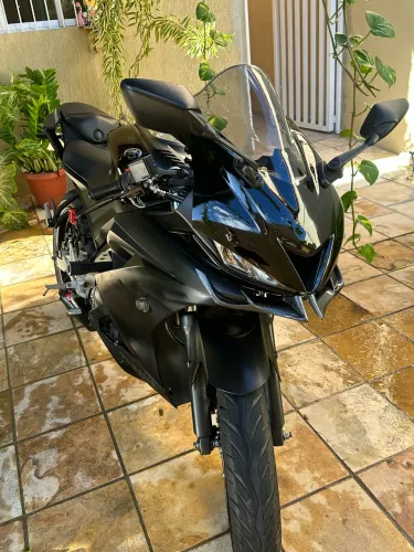Yamaha R15 2024 Preta - Conservada, Revisada e Equipada