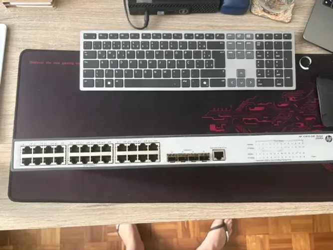 Switch HP V1910-24G JE006A 24 Portas Gigabit + 4 SFP Gerenciavel