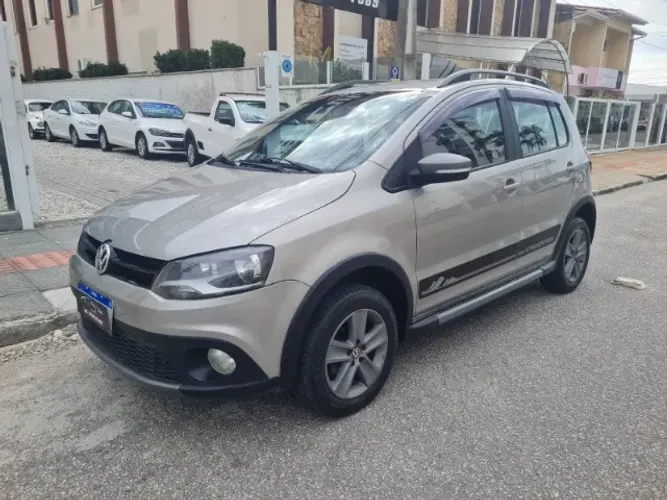 Volkswagen Crossfox 1.6 MI Total Flex 8V 5P 2012
