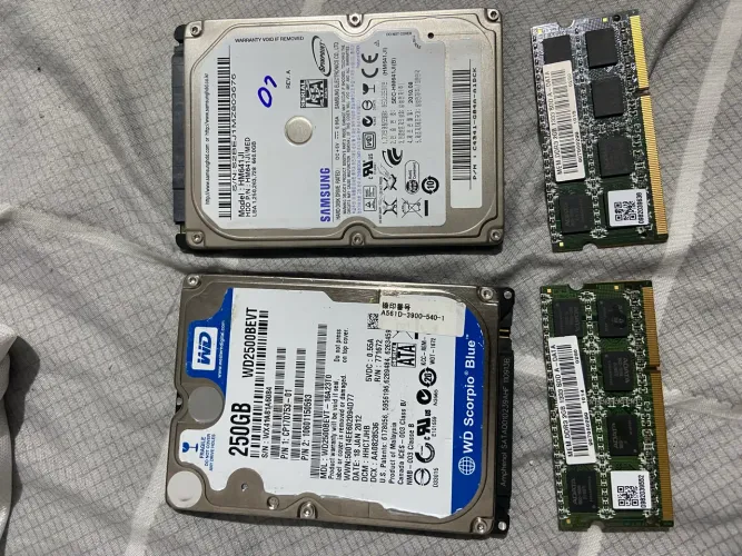 HD 640GB - HD 250GB - 2 memória Ram ddr3 4GB