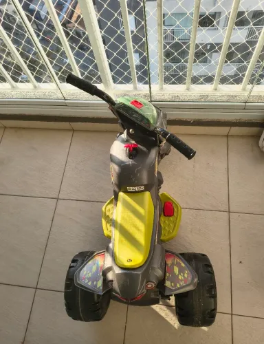 Moto elétrica infantil 