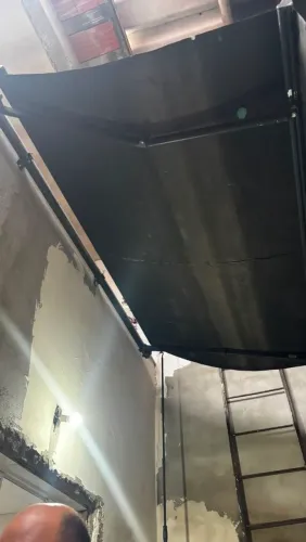 Toldo retrátil