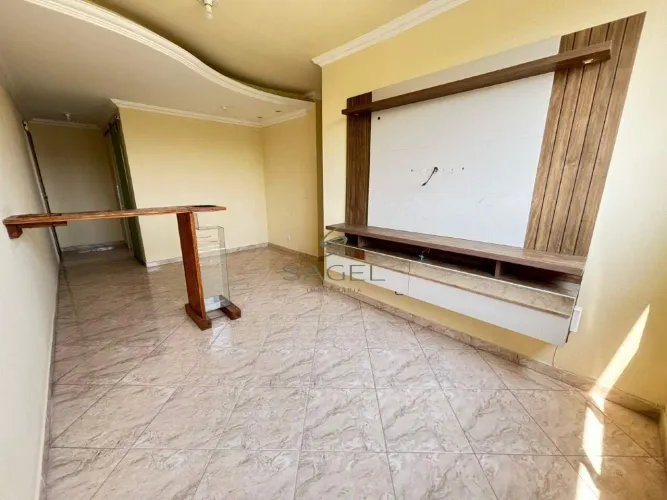 Apartamento com 3 quartos, 1 suíte e 1 vaga de garagem para alugar no Calafate